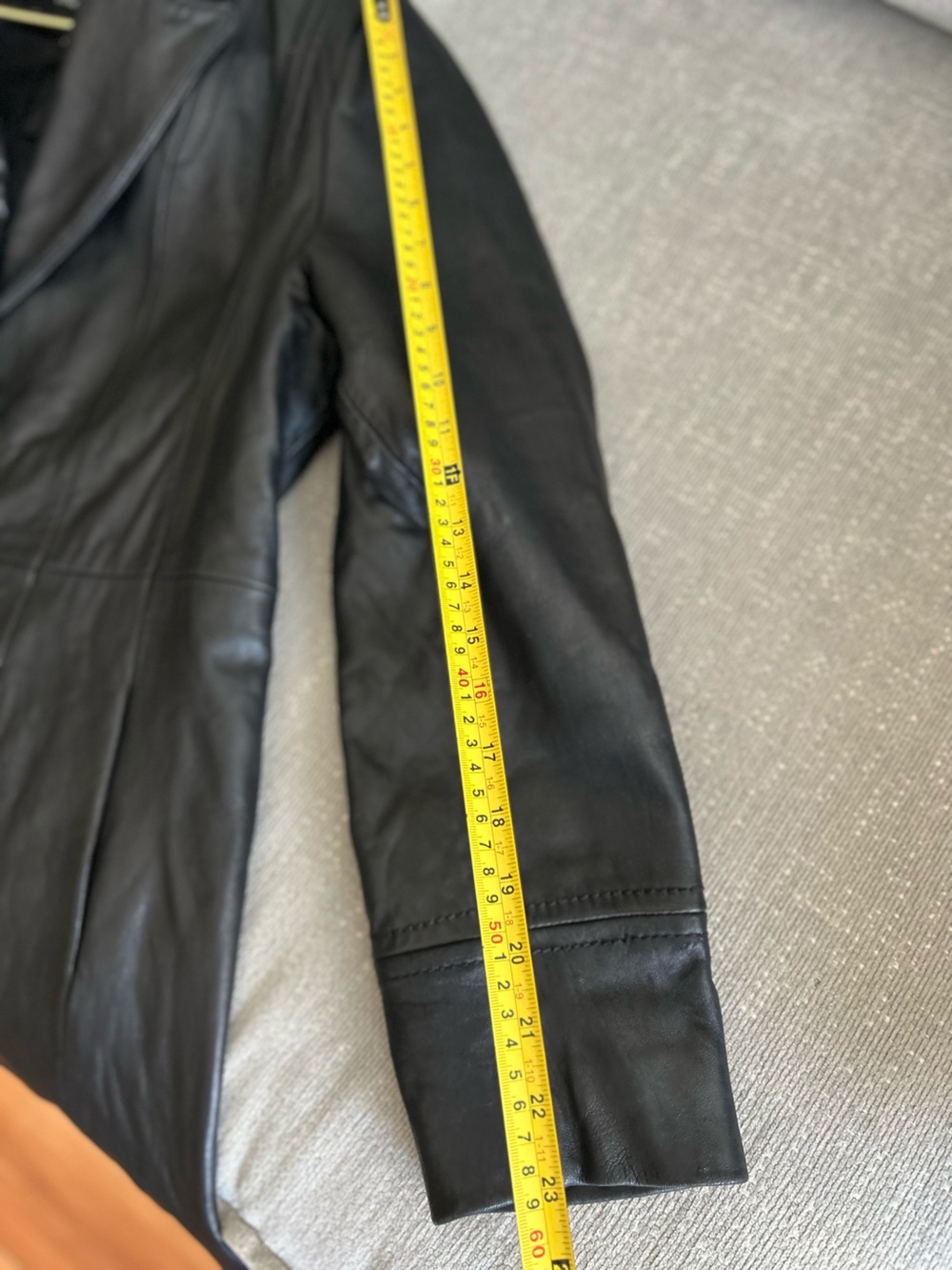Jones New York Black Calf Leather Mid-Length Overcoat Button Down Lined XL Y2K - Picture 10 of 16